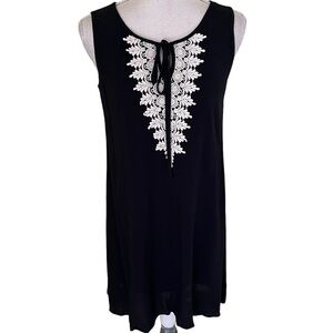 NAIF Black Crinkle Fabric Shift Dress with Crochet Lace Trim PM